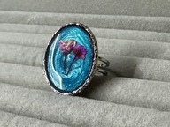 Ręcznie robiony regulowany pierścionek - pomysł na prezent suszone kwiaty