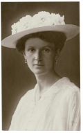 DREZNO PIĘKNA NIEMKA LETNIA MODA 1917 KAPELUSZ SZTUCZNE KWIATY BIŻUTERIA