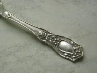 # Piękna posrebrzana łyżeczka do miodu #