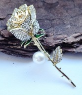 BROSZKA PRZYPINKA PIN PINETS AGRAFKA RÓŻA RÓŻĄ ELEGANCKA Z CYRKONIĄ kwiatem