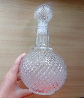 Karafka szklana z reliefem