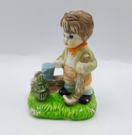 Chłopiec z choineczką porcelanowa figurka STARA