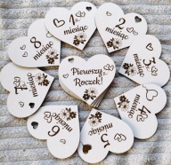 Tabliczki do zdjęć z miesiącami 12 miesięcy dla niemowlaka do sesji grawer