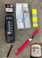 Renault Rafale Nissan Dacia apteczka kamizelka trójkąt pompka koła klej