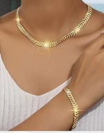 Naszyjnik w kolorze złotym wraz z bransoletką