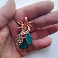 Wisiorek z surowej bryłki Chryzokoli i czystej miedzi na łańcuszku