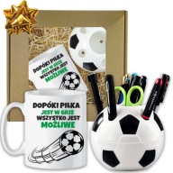 Zestaw prezentowy dla fana piłki nożnej z kubkiem i organizerem na urodziny