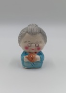 Urocza ceramiczna solniczka babcia vintage retro figurka kolekcjonerska