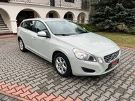 Volvo V60 T4 180 KM Automat Podgrzewane fotele