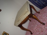 WYJĄTKOWO UROCZA PUFA PODNÓŻEK