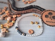 MINIMAL Bransoletka morskie matowe białe granatowe szkło złoty hematyt