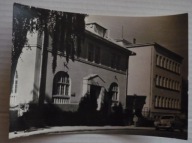 KROSNO - Fragment miasta - samochód WARSZAWA M-20