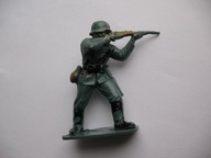 ŻOŁNIERZYK ARMIA NIEMIECKA II WOJNA ŚWIATOWA stara ZABAWKA Z CZASÓW PRL-u