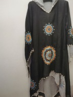 ŚLICZNA SUKIENKA ROZ.M/L ORYGINAL Z KAPTUREM BOHO