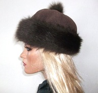 23055 CZAPKA DAMSKA ZIMOWA Z FUTERKIEM BRĄZOWA na obwód głowy 58 cm