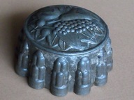 Stara foremka do ciasta.