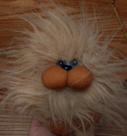 Brązowy troll maskotka pluszak firmy BAJA Nowy