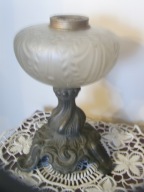 Niekompletna lampa naftowa