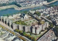 FRANCJA - ANGERS - ZAMEK - Z LOTU PTAKA