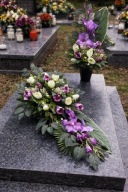 Zestaw komplet na grób cmentarz wiązanka bukiet stroik wiosenny tulipany