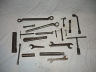 Stare oryginalne narzędzia - klucze.