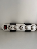 Uniwersalny uchwyt na przedłużacz / listwę zasilającą