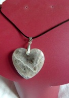 Naturalny antystresowy ametyst, duże serce, wisiorek na rzemyku