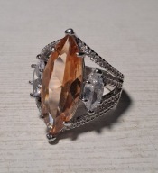 WYTWORNY PIERŚCIONEK UROCZY MORGANIT