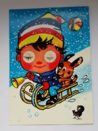 CHŁOPIEC z mrugającymi oczami na sankach z psem - pocztówka