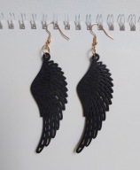 Czarne drewniane lekkie kolczyki ażurowe skrzydła