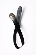 Czarny skórzany pasek vintage do talii z dużą owalną złotą klamrą skóra