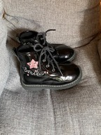 buty dziewczęce glany ocieplane lakierowane Deichmann Graceland 25