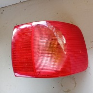 LAMPA TYLNA PRAWA AUDI 80 B4 SEDAN 140338