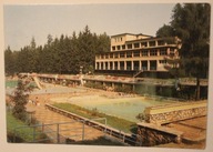 GŁUCHOŁAZY. Hotel "Leśny" i basen pływacki