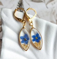 Złote kolczyki wiszące z niezapominajką, prezent na Święta dla dziewczyny