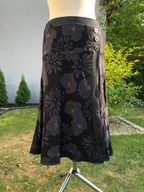 SPÓDNICA JUMY CZARNA W KWIATY ROZMIAR 38