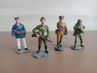 Cztery figurki żołnierzyki ołowiane
