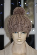 CZAPKA z pomponem z RĘKODZIEŁO MOHER kawa z mlekiem