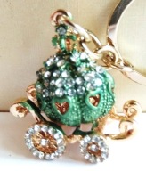 BRELOK ZAWIESZKA ZIELONA KARETA KRYSZTAŁ SWAROVSKI