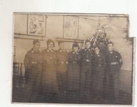 ŻOŁNIERKI I ŻOŁNIERZE CZERWONY KRZYŻ NA PATKACH