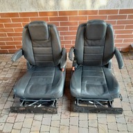 FOTELE SRODKOWE CHRYSLER VOYAGER LANCIA V ROK 2008-2020