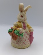Pani Zajączek Dama z koszyczkiem figurka na Wielkanoc ;)
