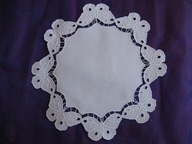 Serwetka w motylki -ręczny haft richelieu