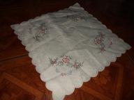 Poszewka ecrie na poduszke , haft kwiatuszki - 39 cm x 39 cm