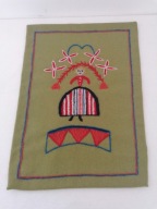 PRACA RĘCZNA FOLKOWA WEŁNIANA MAKATKA KILIM HAFTOWANY WEŁNĄ PANI 32x45