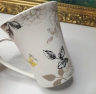 Duży kubek z porcelany kostnej Fine Bone China DATA kwiaty motyl 10 cm