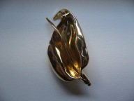 PIĘKNA BROSZKA KWIAT KWIATEK LILIA STAL NIERDZEWNA