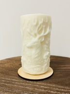 Świeca sojowa jeleń, zapach bursztyn i frezja. Podstawka gratis