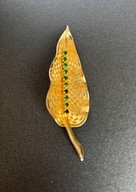 vintage świąteczna broszka liść w złotym tonie z kryształkami prezent