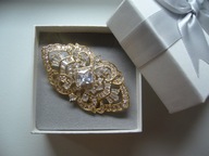 ELEGANCKA BROSZKA CYRKONIE + PUDEŁKO PREZENTOWE